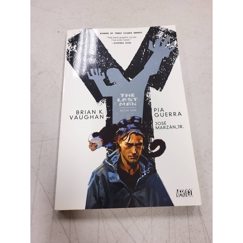 Vertigo Y The Last Man Book One‎ Graphic Novel Brian K Vaughan Pia Guerra